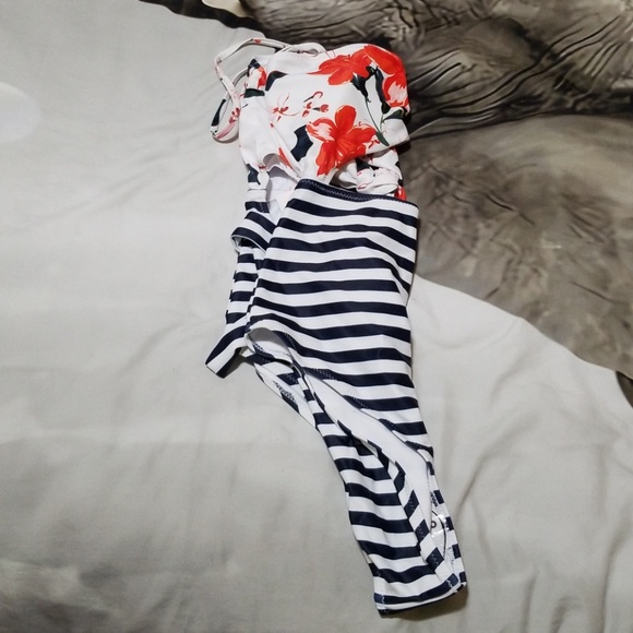 bikini - Picture 3 of 4